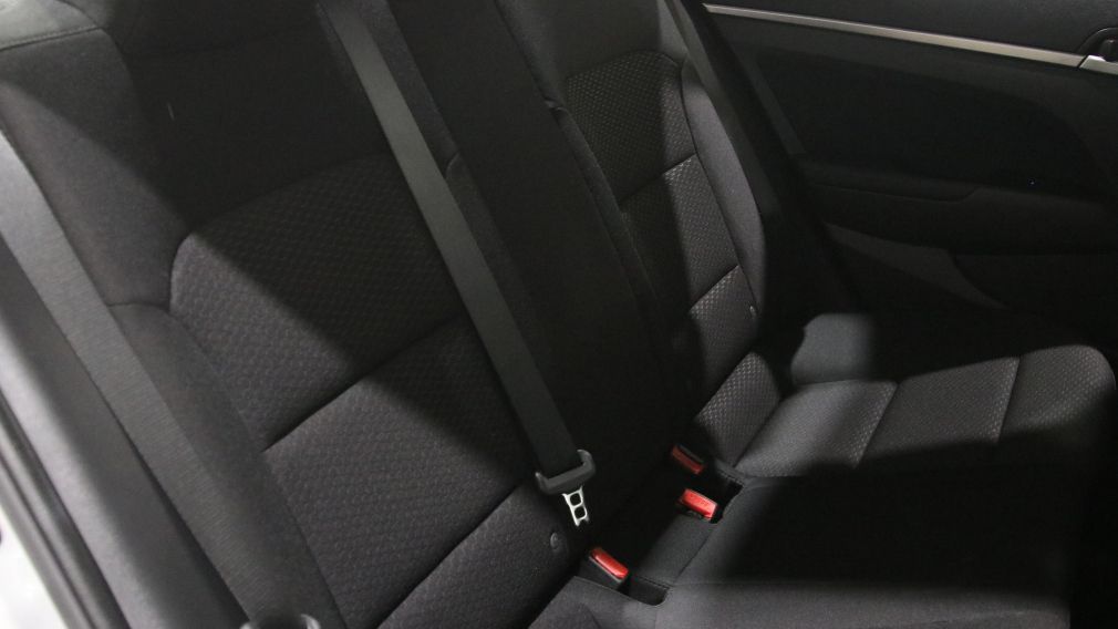 Hyundai Elantra Preferred 2019 d’occasion à vendre - 22
