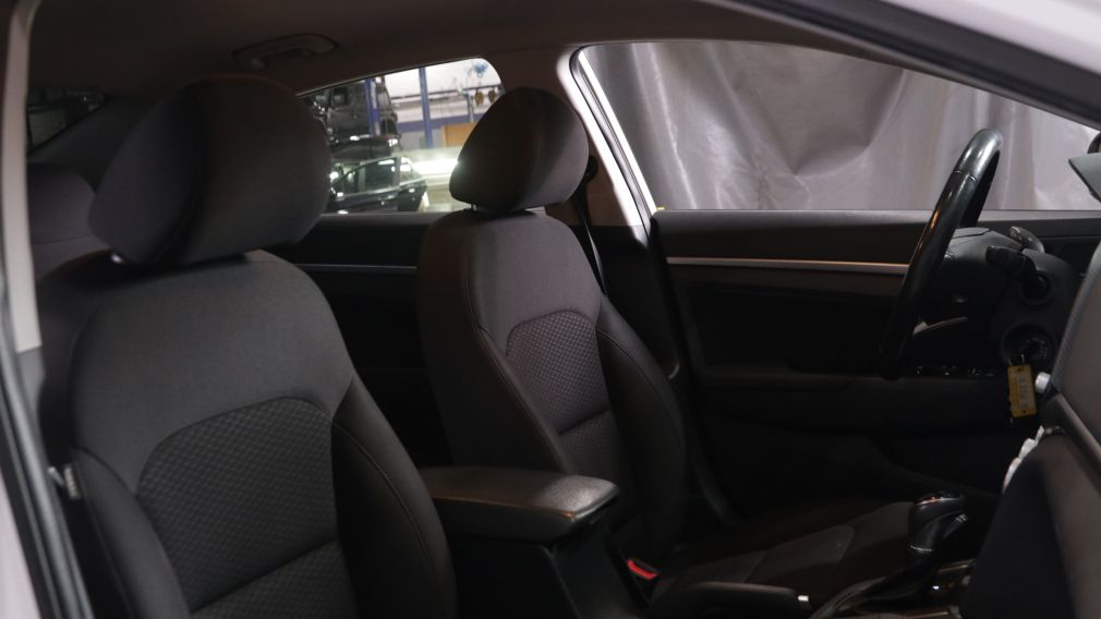 Hyundai Elantra Preferred 2020 d&rsquo;occasion à vendre - 21