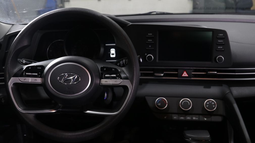 Hyundai Elantra Essential 2022 d&rsquo;occasion à vendre - 10