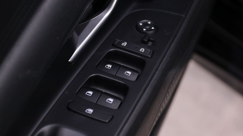 Hyundai Elantra Essential 2022 d&rsquo;occasion à vendre - 9