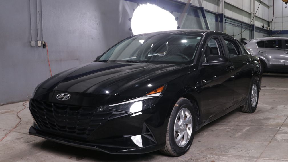 Hyundai Elantra Essential 2022 d&rsquo;occasion à vendre - 3