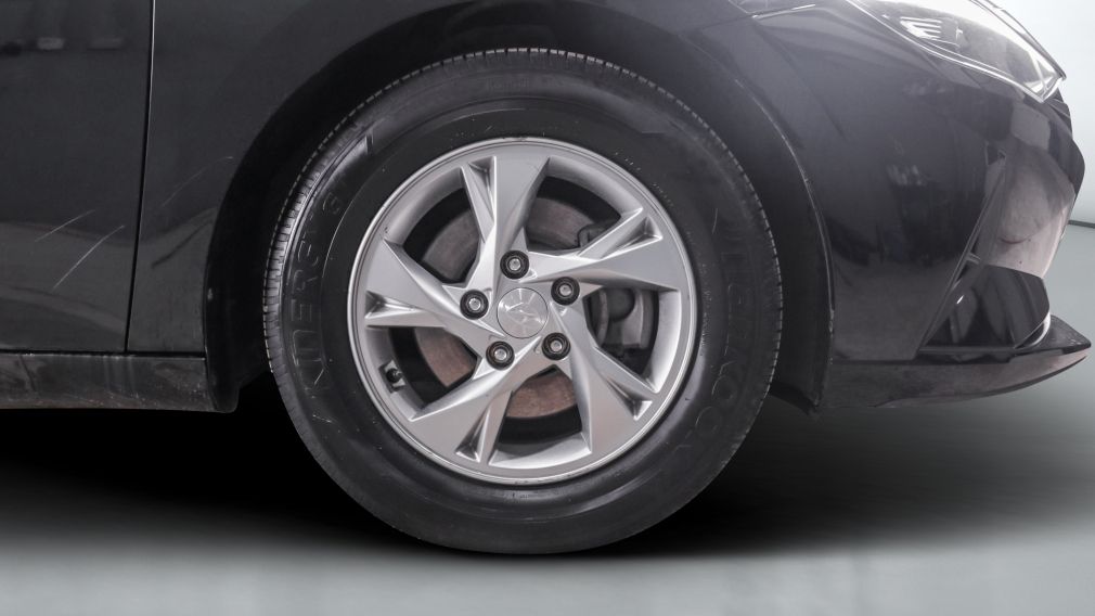 Hyundai Elantra Essential 2022 d&rsquo;occasion à vendre - 22