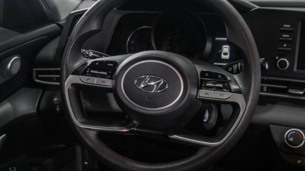 Hyundai Elantra Essential 2022 d&rsquo;occasion à vendre - 11