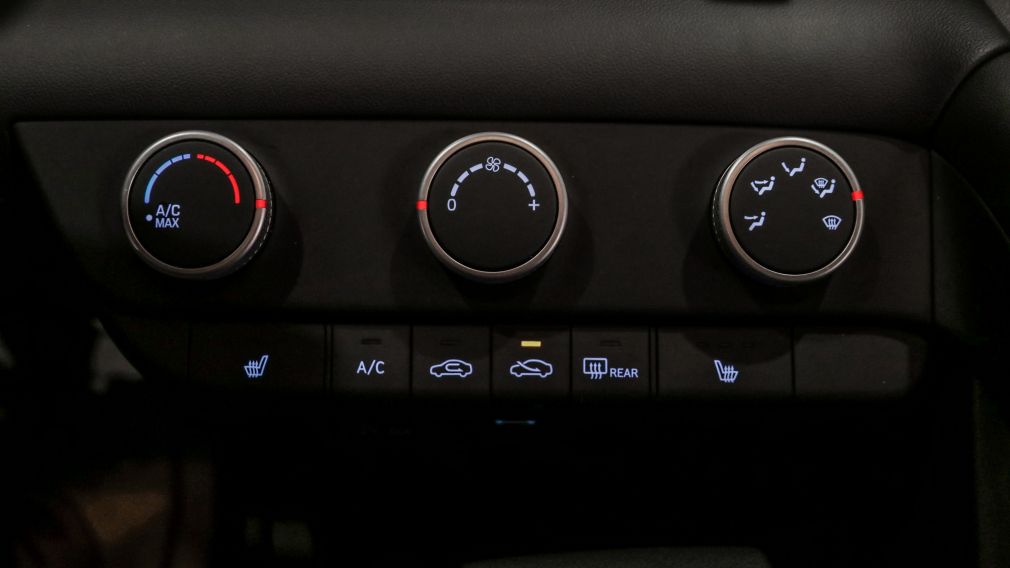 Hyundai Elantra Essential 2022 d&rsquo;occasion à vendre - 15