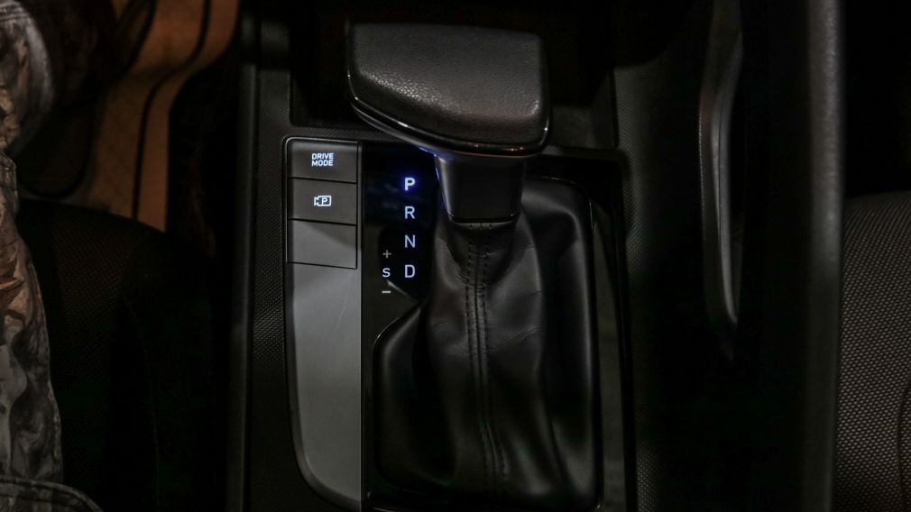 Hyundai Elantra Essential 2022 d&rsquo;occasion à vendre - 16