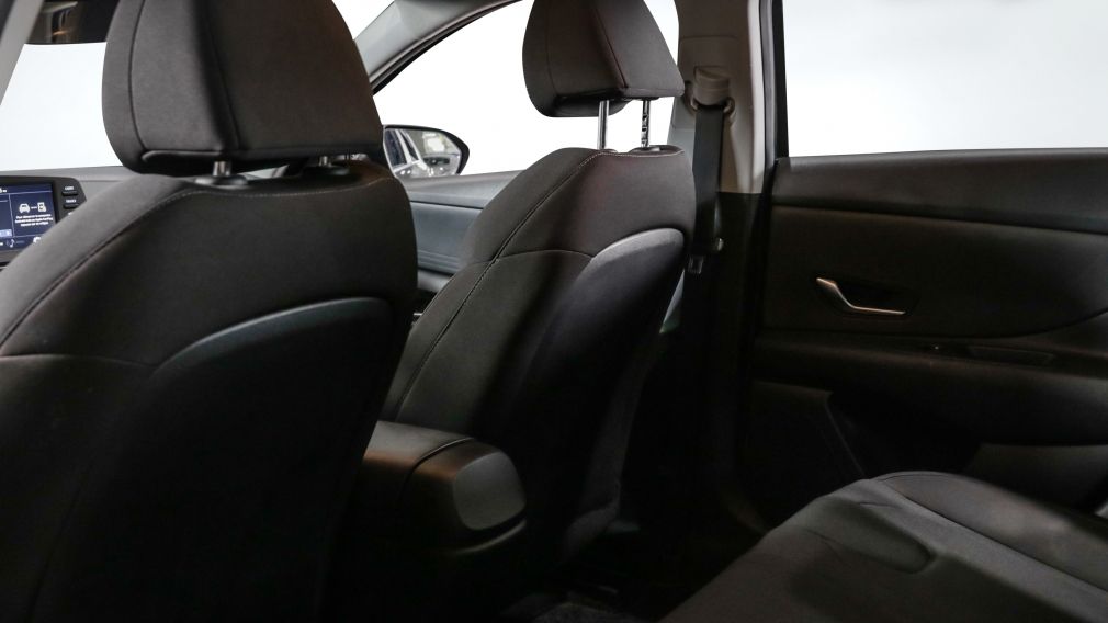 Hyundai Elantra Essential 2022 d&rsquo;occasion à vendre - 18