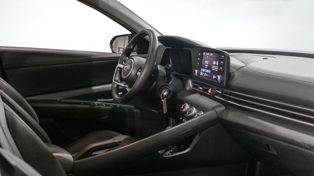 Hyundai Elantra Essential 2022 d&rsquo;occasion à vendre - 20