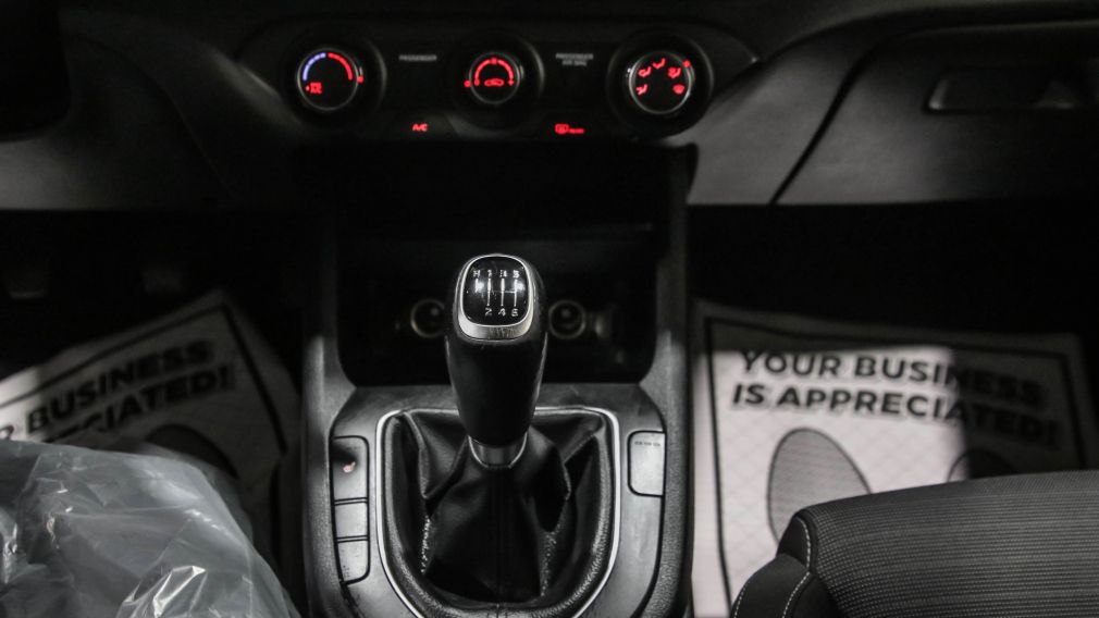 Kia Forte LX 2021 d&rsquo;occasion à vendre - 16