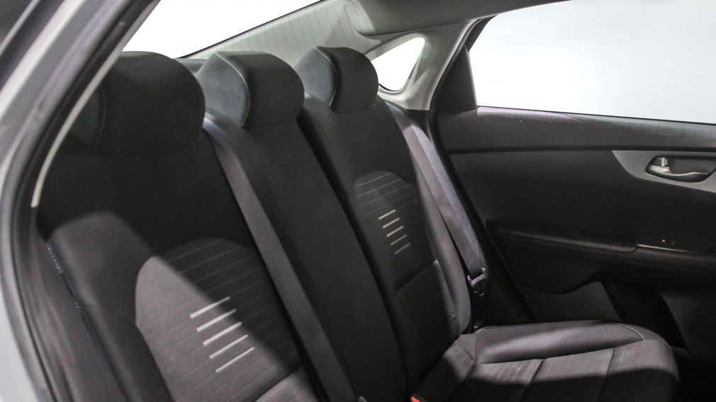 Kia Forte LX 2021 d&rsquo;occasion à vendre - 21