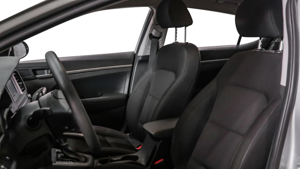 Hyundai Elantra Essential 2020 d&rsquo;occasion à vendre - 8