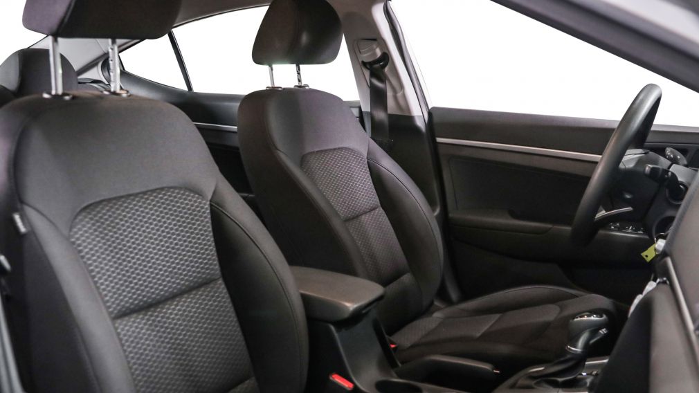 Hyundai Elantra Essential 2020 d&rsquo;occasion à vendre - 21