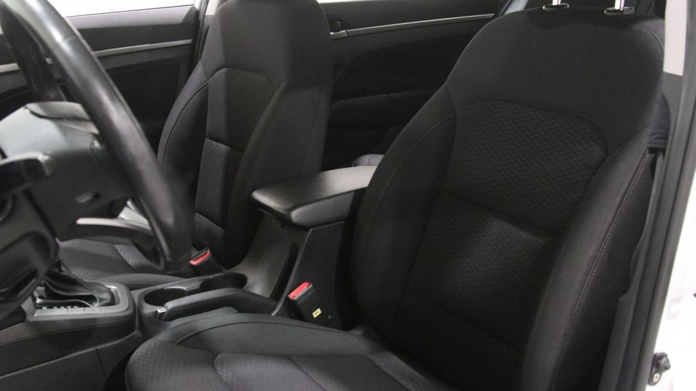 Hyundai Elantra Preferred w/Sun & Safety Package 2020 d’occasion à vendre - 11