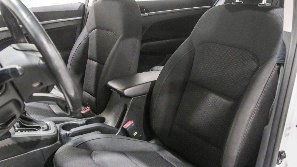 Hyundai Elantra Preferred w/Sun & Safety Package 2020 d&rsquo;occasion à vendre - 10