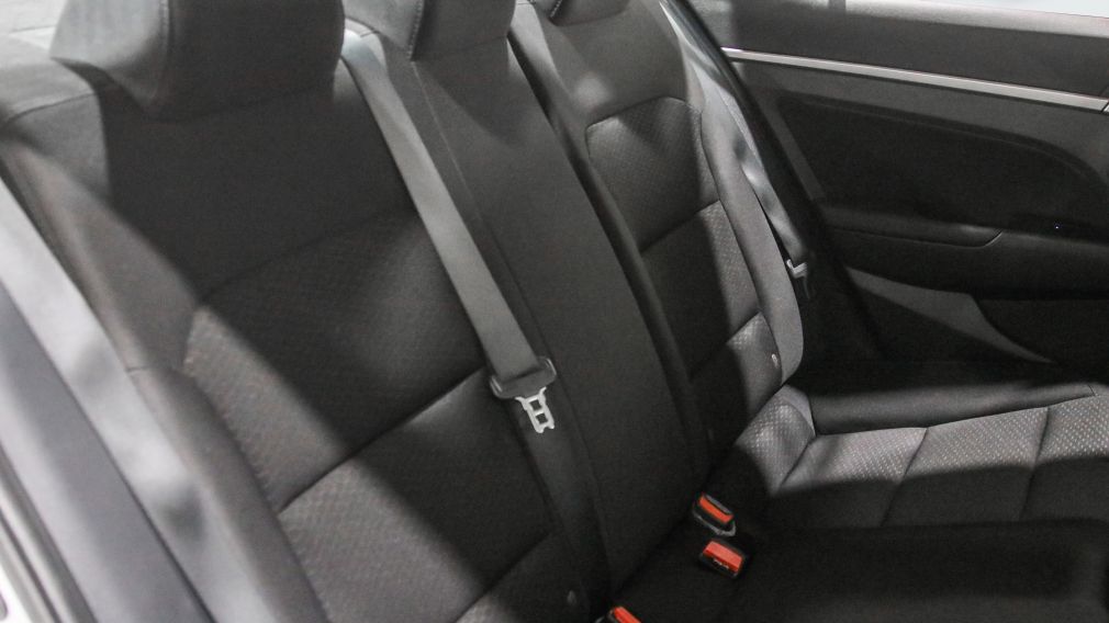 Hyundai Elantra Preferred w/Sun & Safety Package 2020 d&rsquo;occasion à vendre - 22