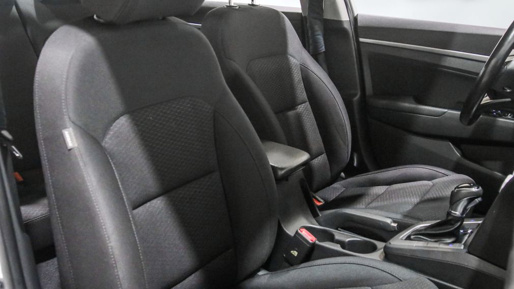Hyundai Elantra Preferred w/Sun & Safety Package 2020 d&rsquo;occasion à vendre - 23