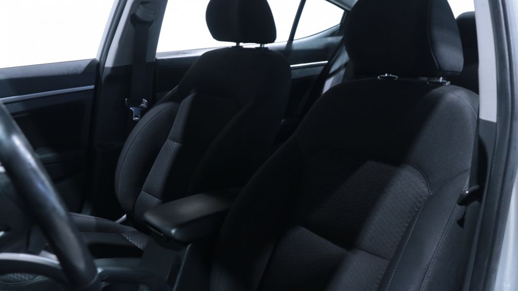 Hyundai Elantra Preferred 2019 d&rsquo;occasion à vendre - 11