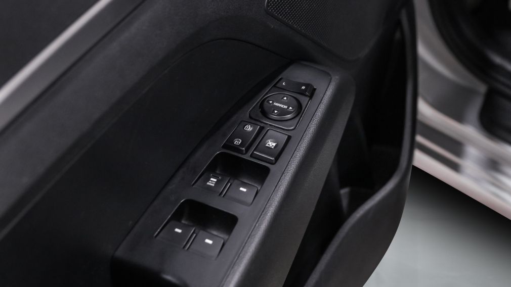 Hyundai Elantra Essential 2019 d&rsquo;occasion à vendre - 9