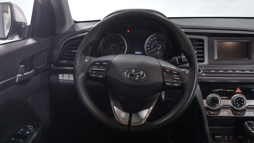 Hyundai Elantra Essential 2019 d&rsquo;occasion à vendre - 11