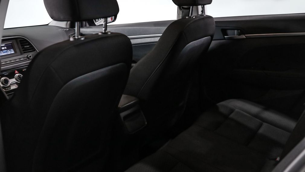 Hyundai Elantra Essential 2019 d&rsquo;occasion à vendre - 15