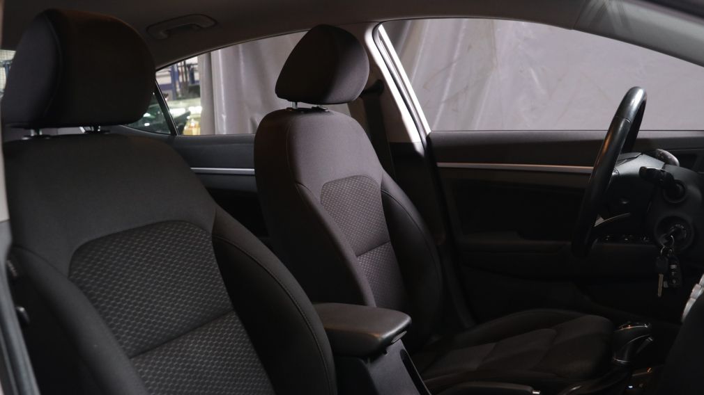 Hyundai Elantra Preferred 2019 d&rsquo;occasion à vendre - 21