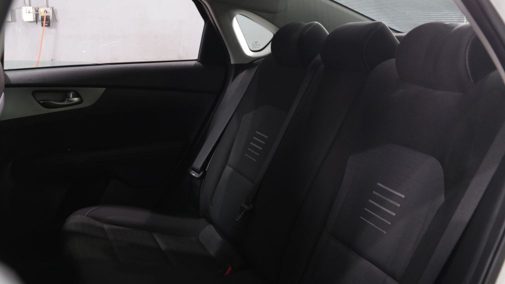 Kia Forte LX 2021 d&rsquo;occasion à vendre - 16