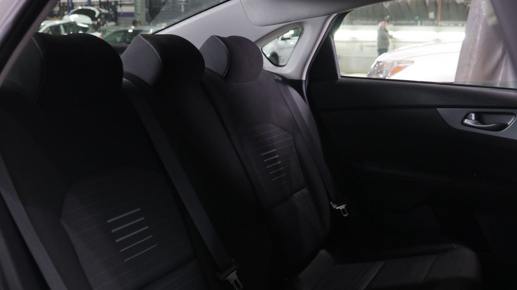 Kia Forte LX 2021 d&rsquo;occasion à vendre - 18