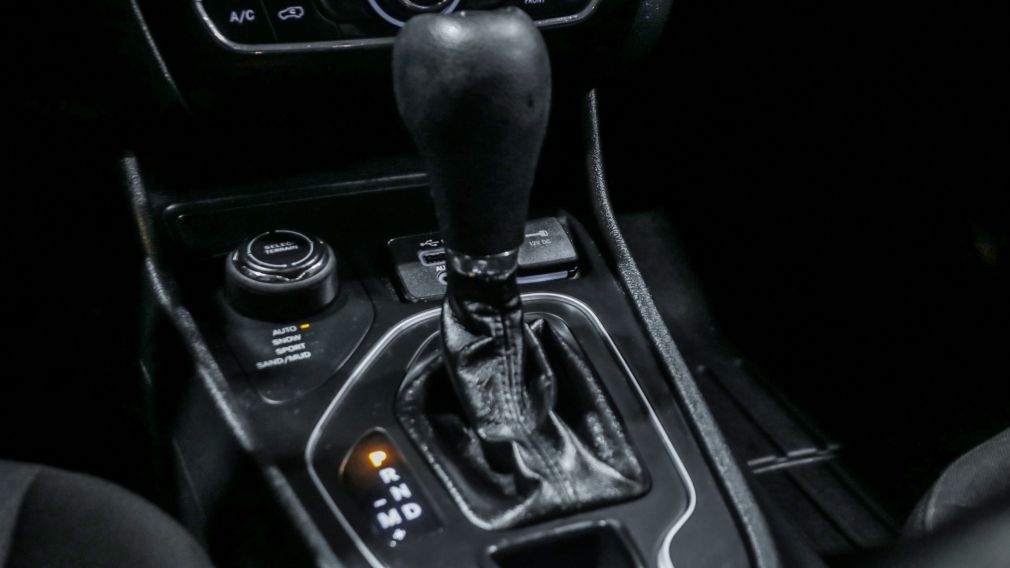 Jeep Cherokee Sport 2022 d&rsquo;occasion à vendre - 16