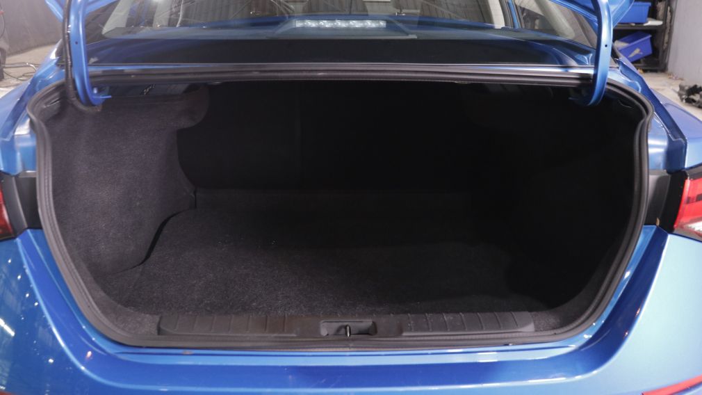 Nissan Sentra SR 2020 d&rsquo;occasion à vendre - 21