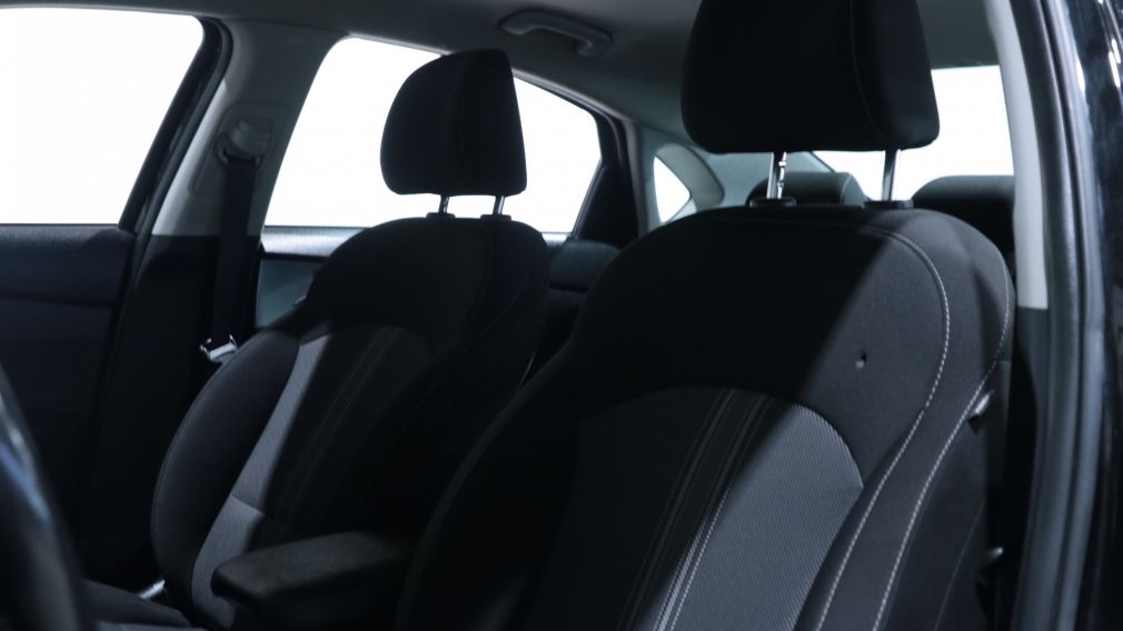 Kia Forte LX 2023 d&rsquo;occasion à vendre - 11