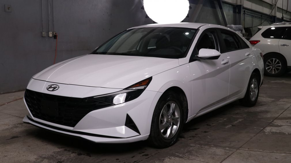 Hyundai Elantra Essential 2023 d&rsquo;occasion à vendre - 3