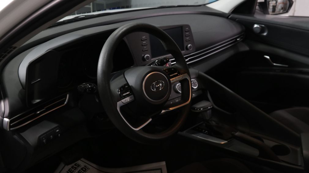 Hyundai Elantra Essential 2023 d&rsquo;occasion à vendre - 7