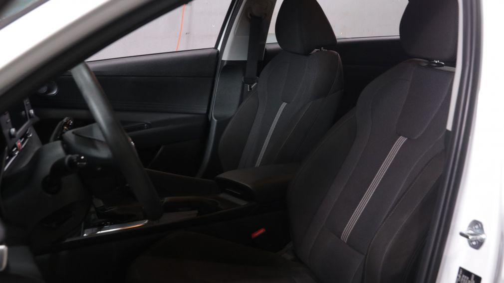 Hyundai Elantra Essential 2023 d&rsquo;occasion à vendre - 8