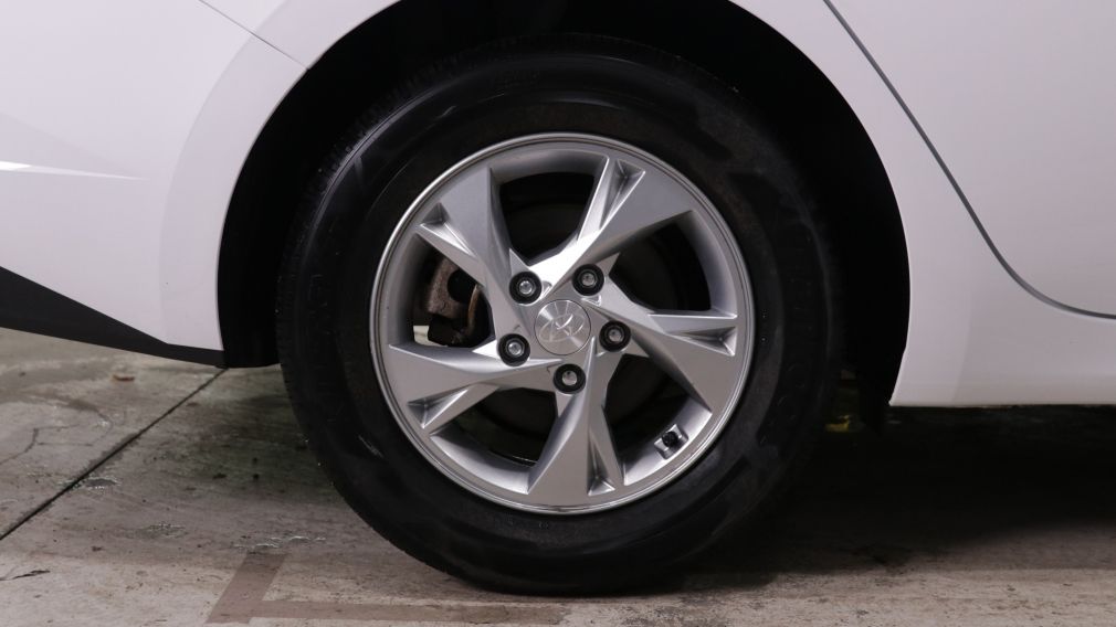 Hyundai Elantra Essential 2023 d&rsquo;occasion à vendre - 22