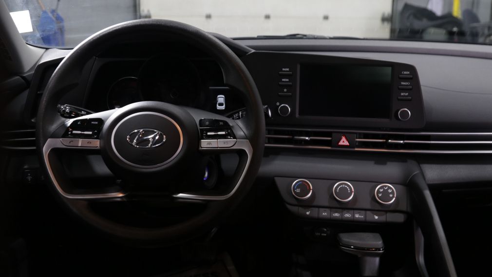 Hyundai Elantra Essential 2023 d&rsquo;occasion à vendre - 10
