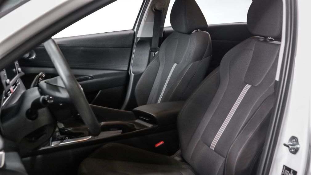 Hyundai Elantra Essential 2023 d&rsquo;occasion à vendre - 8