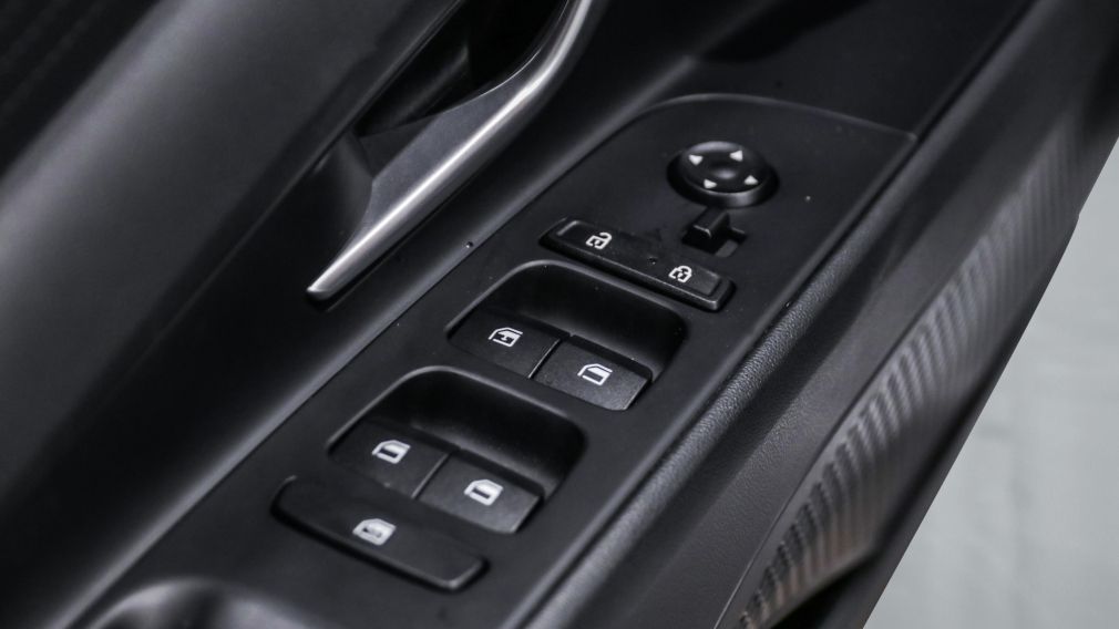 Hyundai Elantra Essential 2023 d&rsquo;occasion à vendre - 9