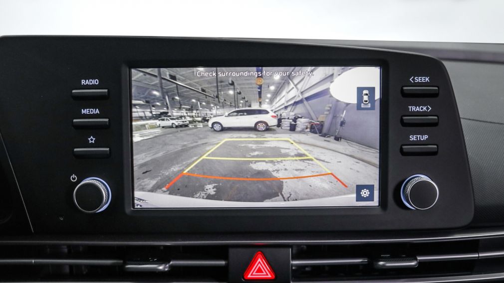 Hyundai Elantra Essential 2023 d&rsquo;occasion à vendre - 13