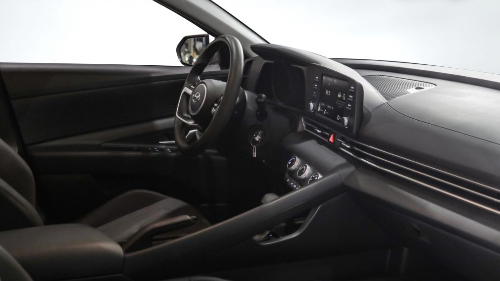 Hyundai Elantra Essential 2023 d&rsquo;occasion à vendre - 20