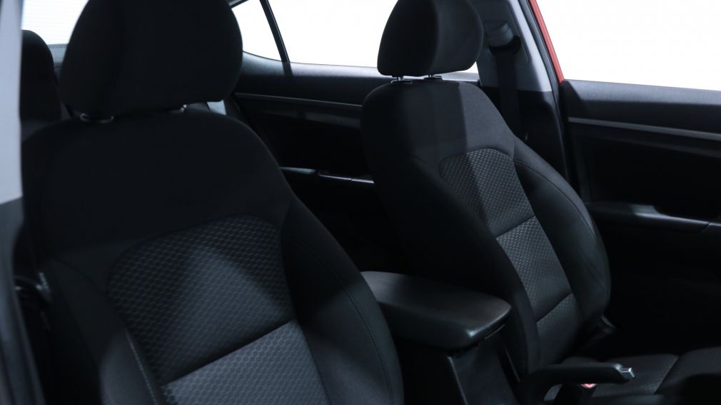 Hyundai Elantra Preferred w/Sun & Safety Package 2020 d&rsquo;occasion à vendre - 21