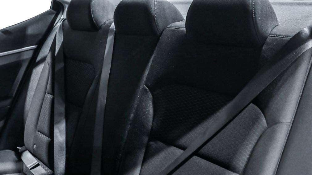 Hyundai Elantra Preferred w/Sun & Safety Package 2020 d&rsquo;occasion à vendre - 18