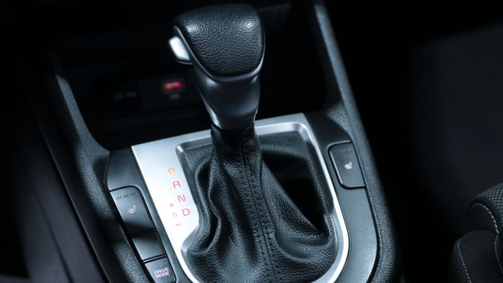 Kia Forte LX 2023 d&rsquo;occasion à vendre - 16