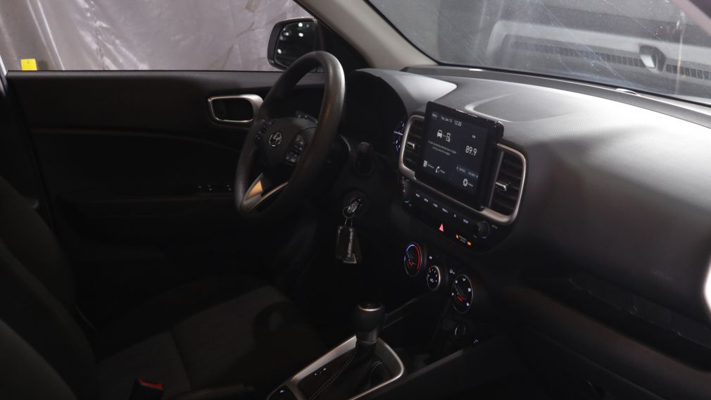 Hyundai Venue Essential 2021 d&rsquo;occasion à vendre - 21