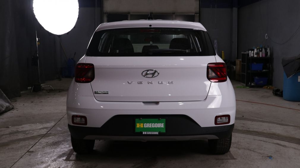 Hyundai Venue Essential 2021 d&rsquo;occasion à vendre - 5
