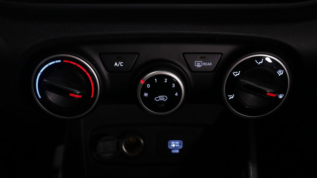 Hyundai Venue Essential 2021 d&rsquo;occasion à vendre - 15