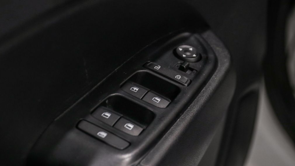 Hyundai Venue Essential 2021 d&rsquo;occasion à vendre - 9