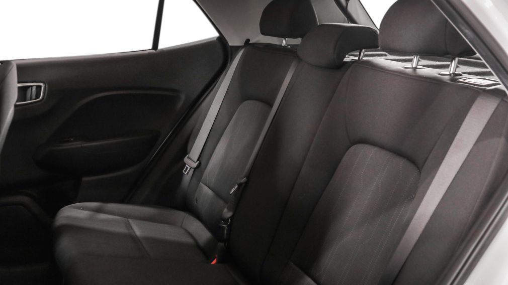 Hyundai Venue Essential 2021 d&rsquo;occasion à vendre - 17