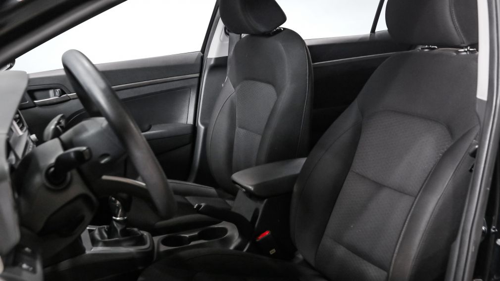 Hyundai Elantra Essential 2020 d&rsquo;occasion à vendre - 8