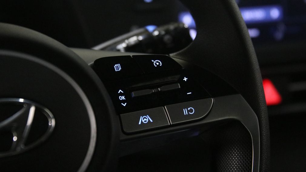 Hyundai Elantra Essential 2022 d&rsquo;occasion à vendre - 14