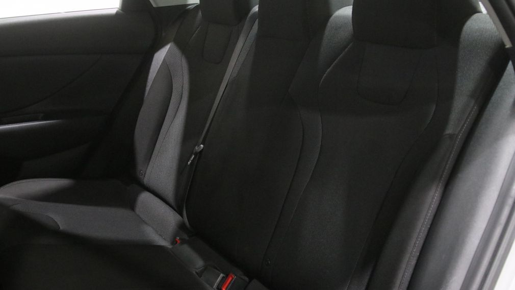 Hyundai Elantra Essential 2022 d&rsquo;occasion à vendre - 20