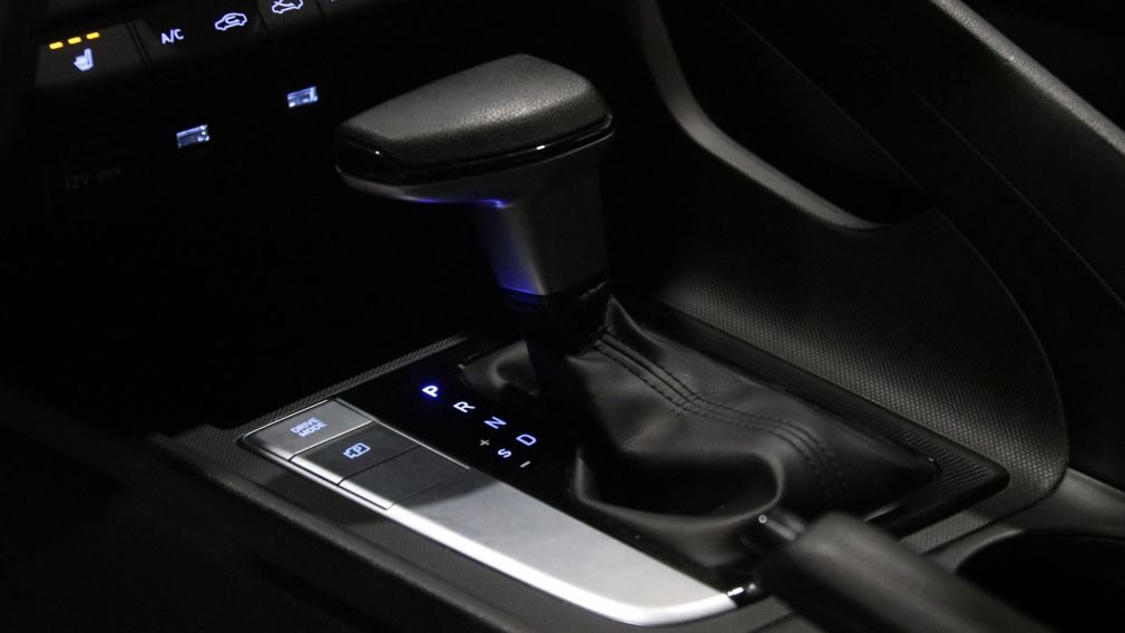 Hyundai Elantra Essential 2022 d&rsquo;occasion à vendre - 18